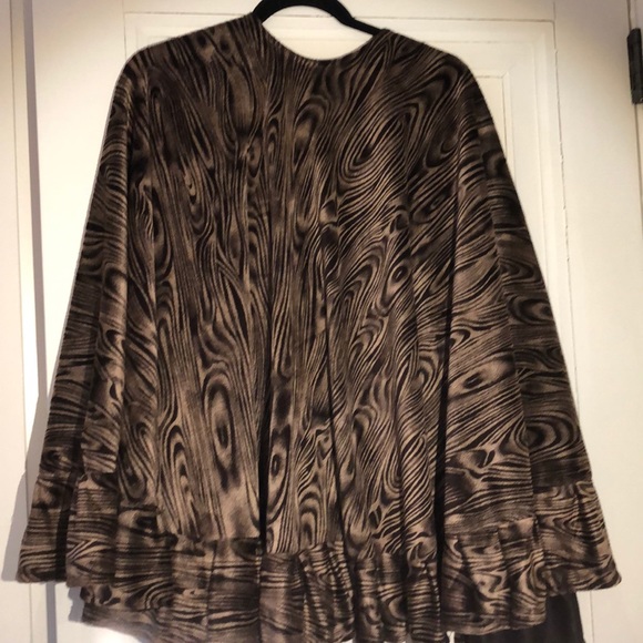 Animal print cape - Picture 4 of 4